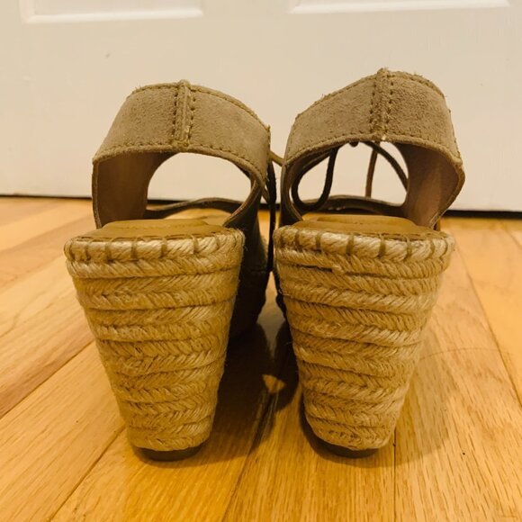 NEW Born Women's Open Toe Wedge Heel Sandal Size 6 - Picture 6 of 12